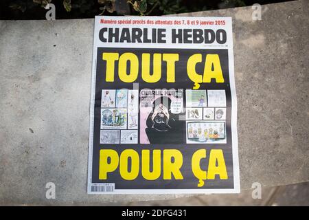 Illustration der neuesten Ausgabe der satirischen Zeitung Charlie Hebdo am 2. September 2020 in Paris, Frankreich. Die französische Satirezeitung Charlie Hebdo veröffentlicht erneut umstrittene Karikaturen des Propheten Muhammad, um den Beginn eines Prozesses gegen mutmaßliche Komplizen terroristischer Schützen zu markieren, die im Januar 2015 ihre Büros angegriffen haben. Bei dem Angriff der Brüder Saïd und Chérif Kouachi auf die Büros der Publikation starben 12 Menschen, darunter einige der berühmtesten Karikaturisten Frankreichs. Foto von Raphael Lafargue/ABACAPRESS.COM Stockfoto