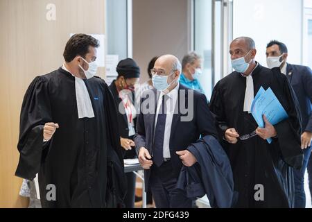 Der Anwalt der Kläger Patrick Klugman und der Vorsitzende des Vertretungsrates der französischen jüdischen Institutionen (CRIF) Francis Kalifat kommen am 2. September 2020 in das Pariser Gerichtsgebäude zur Eröffnungsanhörung des Prozesses gegen 14 mutmaßliche Komplizen bei den Morden von Charlie Hebdo Dschihadisten. Foto von Eliot Blondt/ABACAPRESS.COM Stockfoto