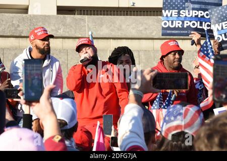Washington DC. 14. November 2020. Million Maga Marsch. Schwarze Rapper/Sänger für Trump, die Musik für Trump-Anhänger aufführen. Stockfoto