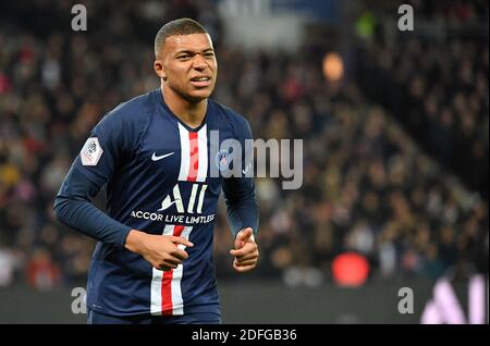 Datei-Foto vom 12. Januar 2020 von Kylian Mbappé von PSG während des Ligue 1 Paris Saint-Germain (PSG) gegen AS Monaco Fußballspiel im Parc des Princes Stadion in Paris, Frankreich. Der französische Fußballstar Kylian Mbappe hat im internationalen Dienst für Covid-19 einen positiven Test gemacht, teilte der französische Fußballverband (FFF) am Montag mit. Der 21-Jährige ist der siebte Spieler von Paris Saint-Germain, der in den letzten Wochen positiv auf Coronavirus getestet hat. Neymar war Berichten zufolge unter sechs anderen, um positive Tests letzte Woche. Foto von Christian Liewig/ABACAPRESS.COM Stockfoto