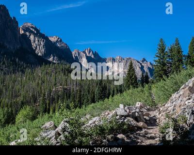 Gipfel entlang des Redfish Lake Creek Trail, Sawtooth National Recreation Area, Stanley, Idaho. Stockfoto