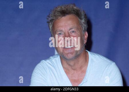 Fred Epaud nimmt an der Le Mensonge Photocall Teil im Rahmen der Special Edition des 22. Festival de la Fiction Televisuelle, das normalerweise in La Rochelle stattfindet, aber aufgrund der Covid-19-Krise am 18. September 2020 ausnahmsweise im Folies Bergeres Theater in Paris, Frankreich, stattfindet. Foto von Aurore Marechal/ABACAPRESS.COM Stockfoto