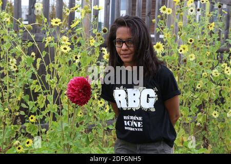 Audrey Pulvar, adjointe a la Maire de Paris, en Charge de l'agriculture lors de l'inauguration des Murs à Fleurs : Production de fleurs locales a Montreuil, France, le 19 Septembre 2020. Foto von Jerome Domine/ABACAPRESS.COM Stockfoto