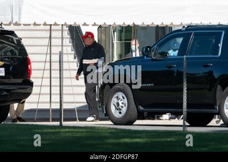 US-Präsident Donald J. Trump tritt am Sonntag, den 20. September 2020, auf dem South Lawn des Weißen Hauses in Washington, DC, USA, an. Der Präsident wird zum Trump National Golf Club in Herndon, VA, reisen. Foto von Chris Kleponis/Pool/ABACAPRESS.COM Stockfoto