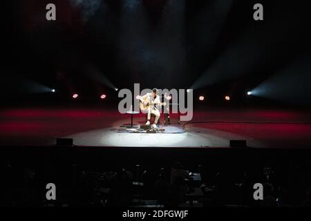 Sao Paulo, Sao Paulo, Brasilien. Dezember 2020. (INT) musikalische Show des Brasilianers Jorge Vercillo. 4. Dezember 2020, Sao Paulo, Brasilien: Sänger Jorge Vercillo spielt eine ganz besondere Gitarre und Gesang Show. Die Präsentation hatte eine intime Atmosphäre und berührte die Fans von Anfang bis Ende. Ã¢â‚¬Å Diese Show ist für mich etwas ganz Besonderes, weil sie mich immer näher an mein Publikum bringt, Wo ich meine größten Hits mit sehr intimen Versionen singe und ich kann meine Songs präsentieren, mit denen sie geboren wurden, um Meã¢â‚¬Â sagte Jorge, während seines Auftrittses im Konzerthaus VON TOM BRASIL.Quelle: Leco Viana / Stockfoto