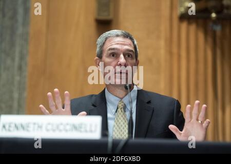 Kenneth Cuccinelli, hochrangiger Beamter, der die Aufgaben des stellvertretenden Sekretärs des Ministeriums für Innere Sicherheit wahrnimmt, bezeugt während der Anhörung des Senats für Innere Sicherheit und Regierungsangelegenheiten mit dem Titel "Drohungen für die Heimat" im Senatsbüro in Dirksen am Donnerstag, 24. September 2020 in Washington, DC, USA. Foto von Tom Williams/Pool/ABACAPRESS.COM Stockfoto