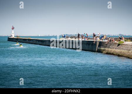 Fishermaen im Hafen von Boyardville, Insel Oleron, Frankreich, Europa. Stockfoto