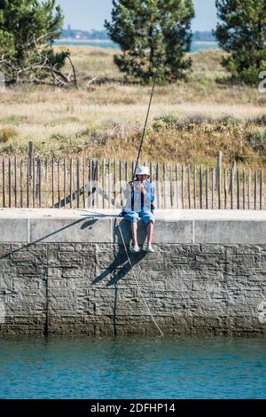 Fishermaen im Hafen von Boyardville, Insel Oleron, Frankreich, Europa. Stockfoto