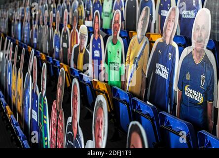 Allgemeine Ansicht von Karton Ausschnitt AFC Wimbledon Fans im Boden vor dem Sky Bet League One Spiel in der Plough Lane, London. Stockfoto