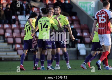 Cheltenham, Großbritannien. Dezember 2020. Torfeier für Archie Collins von Exeter City während des EFL Sky Bet League 2 Spiels zwischen Cheltenham Town und Exeter City im Jonny-Rocks Stadium, Cheltenham, England am 5. Dezember 2020. Foto von Dave Peters. Nur redaktionelle Verwendung, Lizenz für kommerzielle Nutzung erforderlich. Keine Verwendung bei Wetten, Spielen oder Veröffentlichungen einzelner Vereine/Vereine/Spieler. Kredit: UK Sports Pics Ltd/Alamy Live Nachrichten Stockfoto