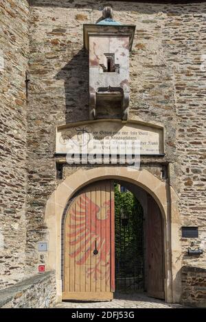 Das Burgtor Der Burg Lauenstein Mit Inschrift Und Bretèche Stockfoto