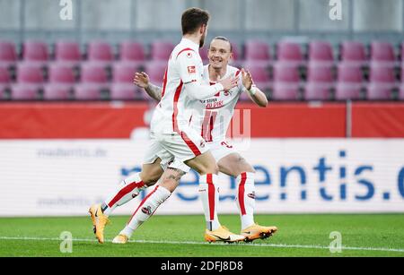 Stadt Köln Köln, Deutschland. 5. Dez, 2020. firo: 05.12.2020 Fußball: Fußball: 1. Bundesliga-Saison 2020/21 FC Köln Köln - VfL Wolfsburg 1: 0 Tor, Jubel von links nach rechts Torschuetze Jan Thielmann, Marius Wolf (Köln) Credit: Thorsten Wagner/Witters/POOL/via firoportphoto / use worldwide/dpa/Alamy Live News Stockfoto