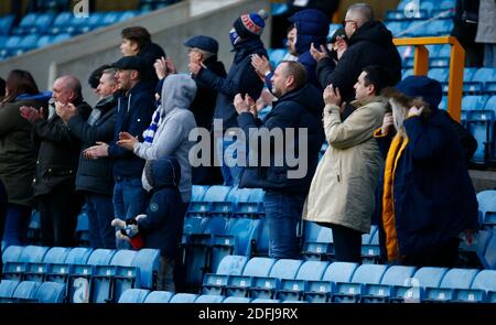 LONDON, Vereinigtes Königreich, DEZEMBER 05: Millwall-Fans während der Sky Bet Championship zwischen Millwall und Derby County im Den Stadium, London am 05. Dezember, 2020 Credit: Action Foto Sport/Alamy Live News Stockfoto