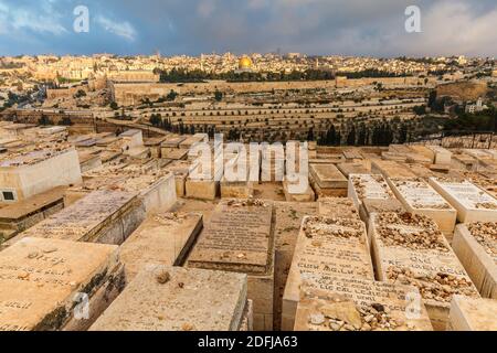 JERUSALEM, ISRAEL - CA. MAI 2018: Wunderbares Panorama der Stadt Jerusalem ca. Mai 2018 in Jerusalem. Stockfoto