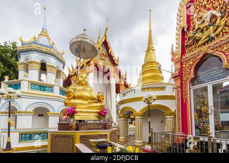 Thailändischer buddhistischer Tempel in der Provinz Phetchaburi in Thailand Stockfoto