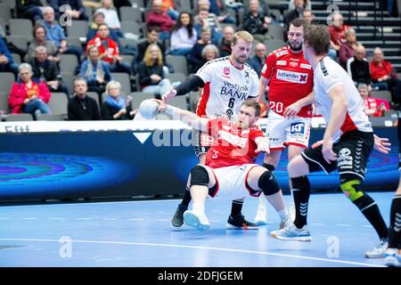 Aalborg, Dänemark. Dezember 2020. Benjamin Jakobsen (2) von Aalborg Handball gesehen in der Dänischen Männer Handball League Spiel zwischen Aalborg Handball und Lemvig-Thyboron Handball in Jutlander Bank Arena in Aalborg. (Foto Kredit: Gonzales Foto/Alamy Live News Stockfoto