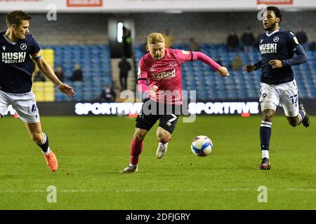 LONDON, ENGLAND. 5. DEZEMBER Kamil Jozwiak von Derby County in Aktion während des Sky Bet Championship-Spiels zwischen Millwall und Derby County im The Den, London am Samstag, 5. Dezember 2020. (Kredit: Ivan Yordanov, MI Nachrichten) Kredit: MI Nachrichten & Sport /Alamy Live Nachrichten Stockfoto