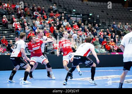 Aalborg, Dänemark. Dezember 2020. Lukas Sandell (11) von Aalborg Handball gesehen im Danish Men's Handball League Spiel zwischen Aalborg Handball und Lemvig-Thyboron Handball in der Jutlander Bank Arena in Aalborg. (Foto Kredit: Gonzales Foto/Alamy Live News Stockfoto