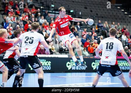 Aalborg, Dänemark. Dezember 2020. Lukas Sandell (11) von Aalborg Handball gesehen im Danish Men's Handball League Spiel zwischen Aalborg Handball und Lemvig-Thyboron Handball in der Jutlander Bank Arena in Aalborg. (Foto Kredit: Gonzales Foto/Alamy Live News Stockfoto