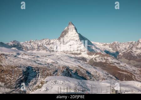 Blick auf das Matterhorn vom Gornergrat, südöstlich der Bergstation Zermatt, im Kanton Wallis, Schweiz. Stockfoto