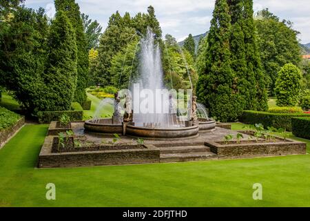 Wasserspiele in den Gärten der Villa Taranto, Lago Maggiore, Piemont, Italien Stockfoto