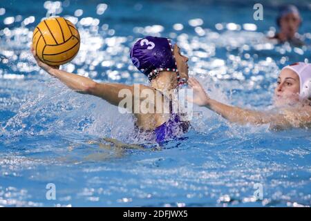 Roma, Italien. Dezember 2020. Roma, Italien, Lido di Ostia, 05. Dezember 2020, Arianna Garibotti (Ekipe Orizzonte) während Lifebrain SIS Roma vs Ekipe Orizzonte - Waterpolo Italian Serie A1 Frauen Match Credit: Luigi Mariani/LPS/ZUMA Wire/Alamy Live News Stockfoto