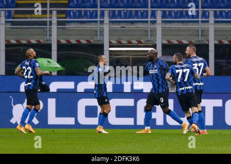 Giuseppe Meazza San Siro Stadion, Mailand, Italien, 05 Dec 2020, Romelu Lukaku (FC Internazionale) feiert nach dem Tor zum Eröffnungstreffer beim FC Internazionale gegen Bologna Calcio, Italienischer Fußball Serie A Spiel - Foto Francesco Scaccianoce / LM Stockfoto