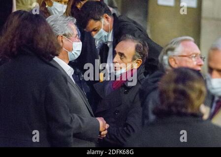 Jean-Louis Debre und Eric Zemmour bei den Beerdigungen des französischen Schriftstellers Denis Tillinac in der Kirche Saint-Francois-Xavier am 02. Oktober 2020 in Paris, Frankreich. Foto von Nasser Berzane/ABACAPRESS.COM Stockfoto
