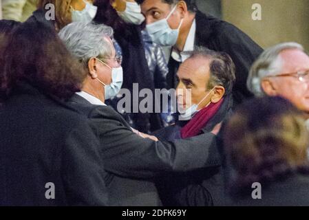 Jean-Louis Debre und Eric Zemmour bei den Beerdigungen des französischen Schriftstellers Denis Tillinac in der Kirche Saint-Francois-Xavier am 02. Oktober 2020 in Paris, Frankreich. Foto von Nasser Berzane/ABACAPRESS.COM Stockfoto