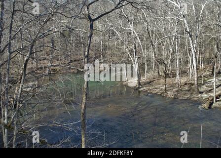 Little Miami River im Frühjahr in der Nähe der gelben Quellen ohio Stockfoto