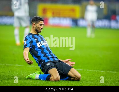 Achraf Hakimi vom FC Internazionale feiert das Tor während der Serie A 2020/21 Fußballspiel zwischen FC Internazionale gegen Bologna FC im San Siro Stadion, Mailand, Italien am 05. Dezember 2020 - Foto FCI / Fabrizio Carabelli / LM Stockfoto