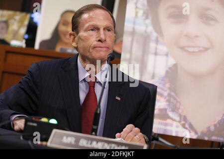 Der demokratische Senator aus Connecticut Richard Blumenthal spricht als Richterin des Obersten Gerichtshofs Amy Coney Barrett nimmt an ihrer Bestätigungsverhandlung vor dem Justizausschuss des Senats auf dem Capitol Hill in Washington, DC, USA, am 12. Oktober 2020 Teil. Foto von Thew Shawn/Pool/ABACAPRESS.COM Stockfoto