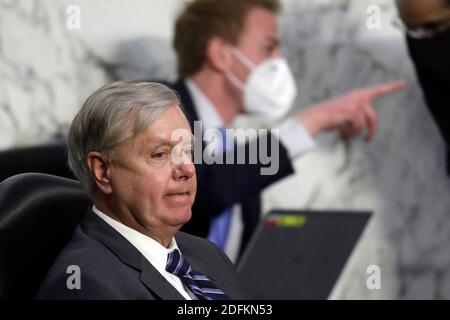 Der Vorsitzende des Justizausschusses des US-Senats, Senatorin Lindsey Graham (R-SC), nimmt am 14. Oktober 2020 am dritten Tag der Bestätigungsverhandlung des Obersten Gerichtshofs für Richterin Amy Coney Barrett auf dem Capitol Hill in Washington Teil. Foto von Yuri Gripas/ABACAPRESS.COM Stockfoto