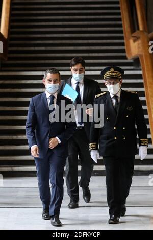 Le préfet de seine Saint Denis, Georges Francois Leclerc - Le président de la république, Emmanuel Macron accompagné de Gérald Darmanin, Ministre de l'Intérieur se rend à la préfecture de Bobigny pour assister à une séance de la cellule de lutte contre l'islamisme et le repli communautaire (CLIR) le 20 octobbre 2020. © Stéphane Lemouton / Schätzung der Präsident der Republik, Emmanuel Macron, geht in Begleitung von Gérald Darmanin in die Präfektur Bobigny, um an einem Treffen der Zelle für den Kampf gegen Islamismus und den Rückzug der Gemeinschaft (CLIR) teilzunehmen, 20. Oktober 2020 Foto von Stéphane Lemouton Stockfoto