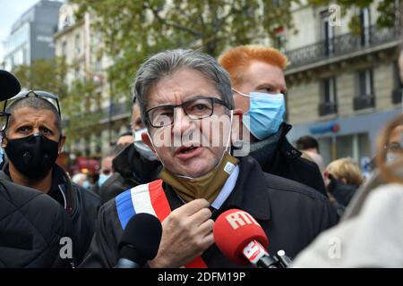 Jean-Luc Melenchon, der Vorsitzende der französischen Linken von La France Insoumise (LFI), versammelt sich zu Ehren von Samuel Paty, Professor für Geschichte und Geographie am College du Bois d Aulne in Conflans-Sainte-honorine, enthauptet am Freitag, den 16. Oktober von einem jungen tschetschenischen muslimischen Fanatiker. Ermordet, weil sie diesen Studenten Karikaturen des Propheten Mohammed gezeigt haben. Paris, Frankreich am 18. Oktober 2020. Foto von Karim Ait Adjedjou/Avenir Pictures/ABACAPRESS.COM Stockfoto