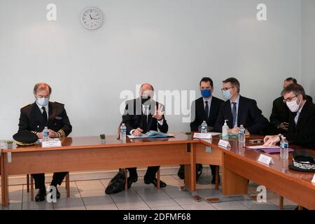 Treffen in Anwesenheit des Präfekten des Val d'Oise Amaury de St Quentin, Remi Debout Paolini Direktor des Ministeriums, Bredin Stephane Direktor der Strafvollzugsverwaltung, Laurent Ridel interregionaler Direktor der Strafvollzugsdienste und Aurelien Tache Stellvertreter des Val d'Oise, Während des Besuchs von Eric Dupond Moretti im Gefängnis Val D'Oise in Osny, nördlicher Vorort von Paris, am 16. November 2020. Foto von Romuald Meigneux/Pool/ABACAPRESS.COM Stockfoto