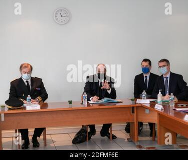 Treffen in Anwesenheit des Präfekten des Val d'Oise Amaury de St Quentin, Remi Debout Paolini Direktor des Ministeriums, Bredin Stephane Direktor der Strafvollzugsverwaltung, Laurent Ridel interregionaler Direktor der Strafvollzugsdienste und Aurelien Tache Stellvertreter des Val d'Oise, Während des Besuchs von Eric Dupond Moretti im Gefängnis Val D'Oise in Osny, nördlicher Vorort von Paris, am 16. November 2020. Foto von Romuald Meigneux/Pool/ABACAPRESS.COM Stockfoto