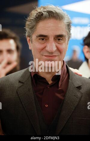 Der französisch-armenische Schauspieler Simon Abkarian nimmt am 21. November 2020 an der Phoneton 2020 Teil, einer jährlichen Spendenaktion, die vom Fonds Armenien de France für die Entwicklung Armeniens und Artsakhs organisiert wird. (Foto von Ludovic MARIN / Pool/ABACAPRESS.COM Stockfoto