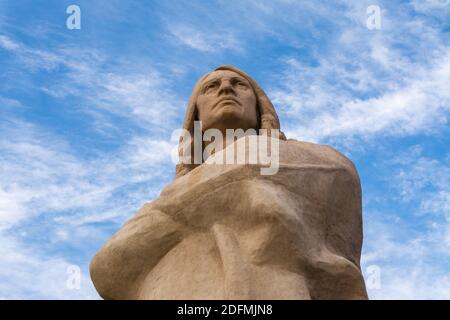 Black Hawk Statue im Lowden State Park im späten Nachmittagslicht. Oregon, Illinois, USA Stockfoto