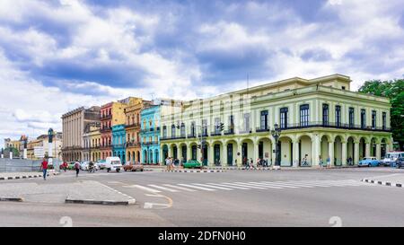 Gebäude im Kolonialstil in Havanna, Kuba Stockfoto