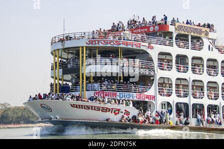 Meghna River, Bangladesh : Adventure-9, sehr bekanntes Passagierschiff in Bangladesch Stockfoto