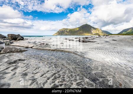 Strukturen im Sand, Skagsanden Strand, Lofoten Inseln, Norwegen Stockfoto