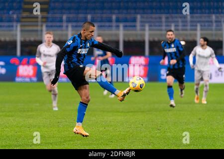 Mailand, Italien. Dezember 2020. Mailand, Italien, San Siro Stadion, 05. Dezember 2020, Alexis Sanchez (FC Inter) während des FC Internazionale gegen Bologna Calcio - Italienische Fußballserie A Spiel Credit: Luca Rossini/LPS/ZUMA Wire/Alamy Live News Stockfoto