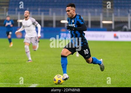 Mailand, Italien. Dezember 2020. Mailand, Italien, San Siro Stadion, 05. Dezember 2020, Lautaro Martinez (FC Inter) während des FC Internazionale gegen Bologna Calcio - Italienische Fußball Serie A Spiel Credit: Luca Rossini/LPS/ZUMA Wire/Alamy Live News Stockfoto