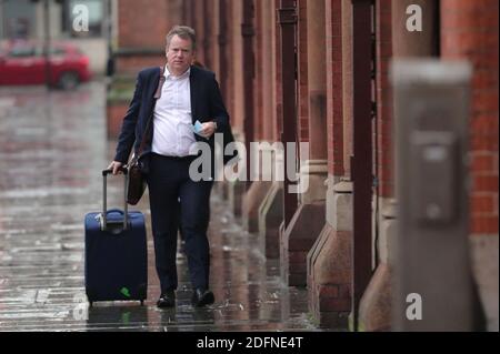 Der britische Chefunterhändler für Brexit, Lord David Frost, kommt am Bahnhof St Pancras in London an, bevor er nach Brüssel reist, um mit der EU ein Handelsabkommen nach dem Brexit zu vereinbaren. Stockfoto