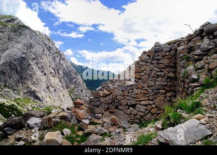 Karnischen Apls, Volaia Pass. Während des Ersten Weltkrieges war es der Schauplatz blutiger Schlachten von italienischen und österreichisch-ungarischen Armeen. Das italienische Kriegshauptquartier. Stockfoto