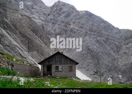 Karnischen Apls, Volaia Pass. Während des Ersten Weltkrieges war es der Schauplatz blutiger Schlachten von italienischen und österreichisch-ungarischen Armeen. Alpenschutzhaus. Stockfoto