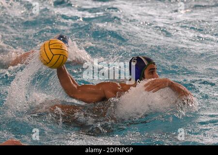 Savona, Italien. Dezember 2020. MINGUELL ALFEREZ Marc (CE Mediterranei) während Potsdam vs Mediterrani, len Euro Cup Wasserball Spiel in savona, Italien, Dezember 06 2020 Kredit: Unabhängige Fotoagentur/Alamy Live Nachrichten Stockfoto