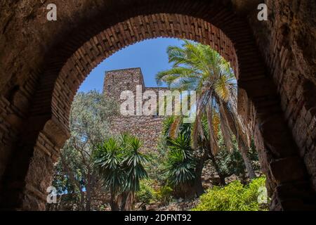 Arab architektonischen Stil Tür in der Alcazaba, eine palastartige Festung aus der islamischen Zeit des 11. Jahrhunderts in Malaga, Costa del gebaut Stockfoto