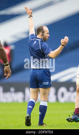 Schiedsrichter Mike Adamson beim Finale des Herbstnationen-Pokals - Georgia gegen Fiji, BT Murrayfield Stadium, Edinburgh, Schottland, Großbritannien. Dezember 2020. Quelle: Ian Rutherford/Alamy Live News. Stockfoto